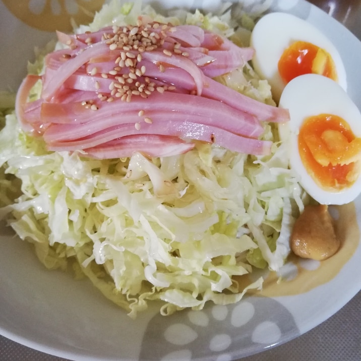 ハムとレタスのゴマダレそうめん